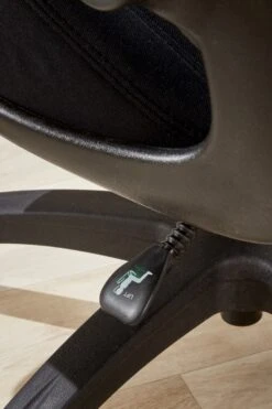 Resolute Folding Arm Mesh Chair -Pro Office Shop resolute 8